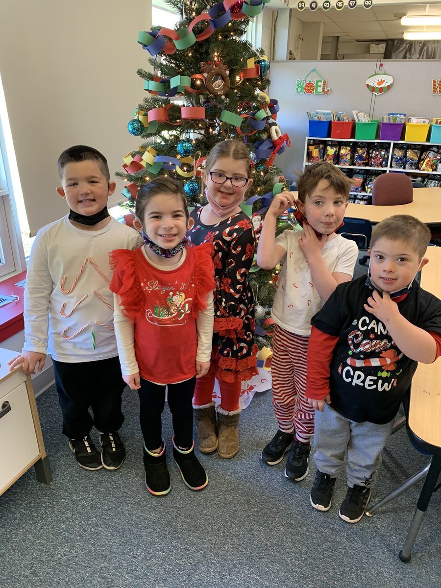 kimbergarten's tweet photo. Candy cane cuties!  It was a festive day in kindergarten! #happyclassrooms #wbwildcats https://t.co/VWg77o4exS