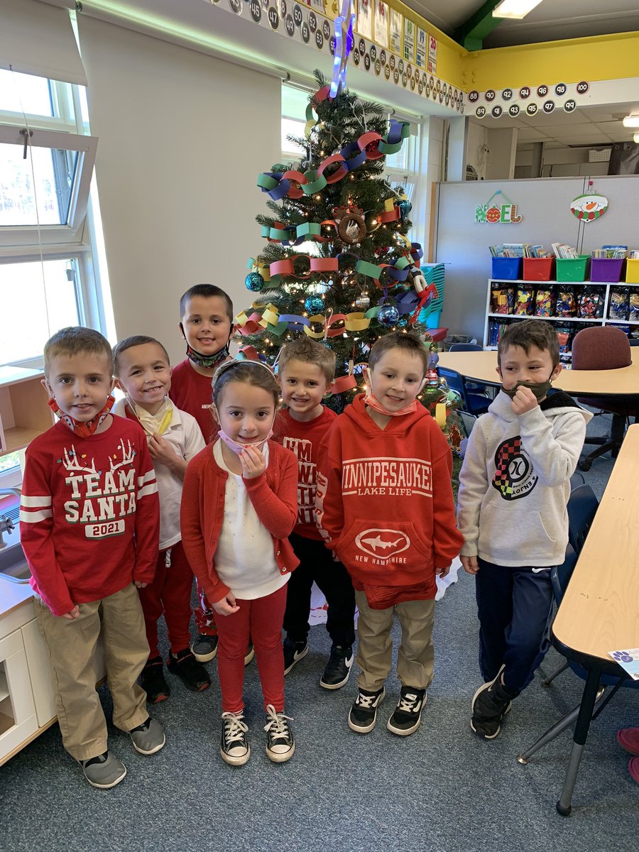kimbergarten's tweet photo. Candy cane cuties!  It was a festive day in kindergarten! #happyclassrooms #wbwildcats https://t.co/VWg77o4exS
