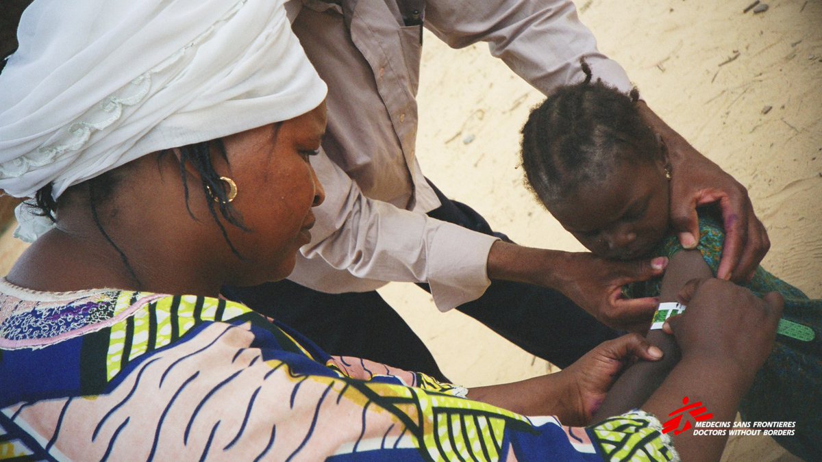 MSF_SouthAsia's tweet photo. 2005: MSF responded to the overlooked and neglected malnutrition crisis in #Niger, treating 63,000 severely malnourished children on an outpatient basis with a new therapeutic ready-to-use food. It was the first time this treatment is used on mass scale.
#50yearsofhumanity #msf50 https://t.co/ffQDQIQUq9