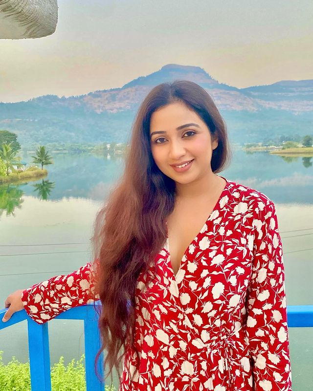 tamilcinestars's tweet photo. Gorgeous Beautiful Singer @shreyaghoshal 
#ShreyaGhoshal #SingerShreya #LovelySinger https://t.co/QACvJFWC7X