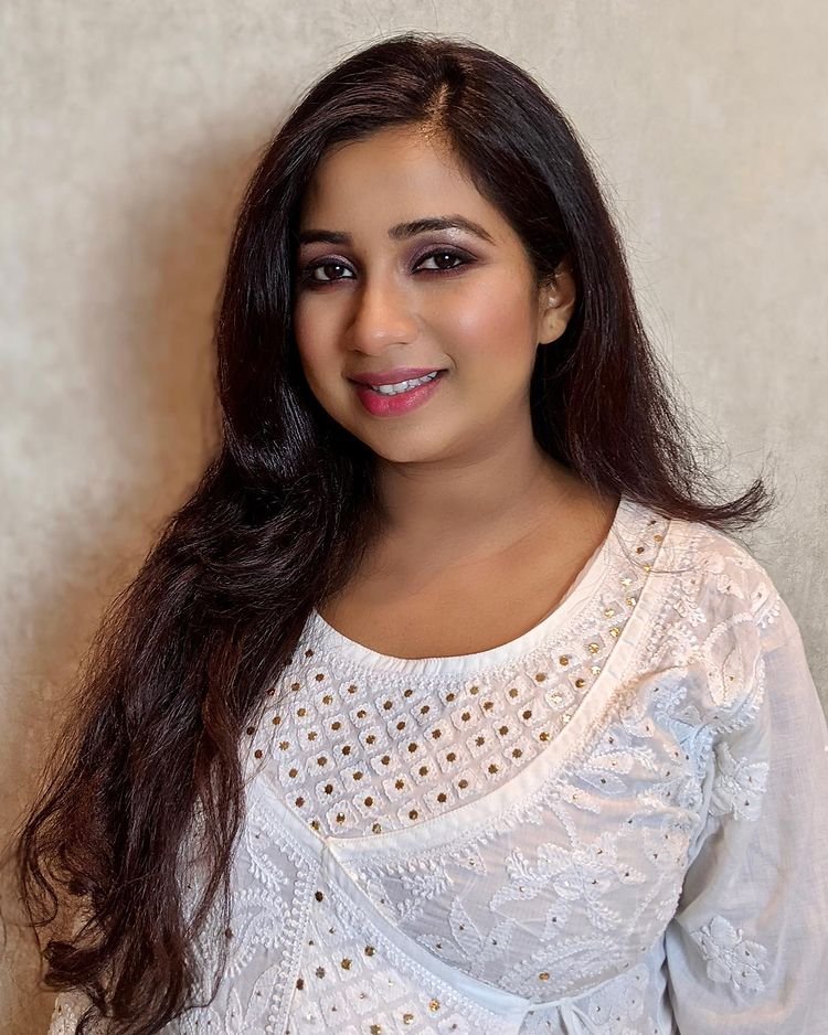tamilcinestars's tweet photo. Gorgeous Beautiful Singer @shreyaghoshal 
#ShreyaGhoshal #SingerShreya #LovelySinger https://t.co/QACvJFWC7X