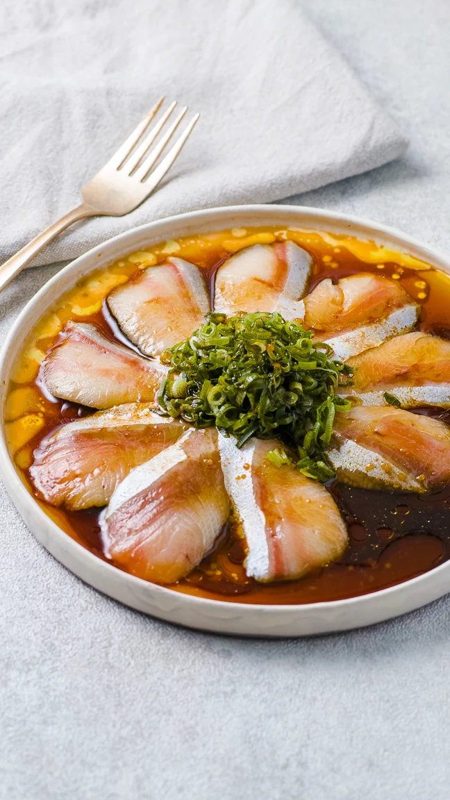 工程が少なくてお手軽！お刺身用のブリを使った、とっても美味しそうな料理のレシピ！