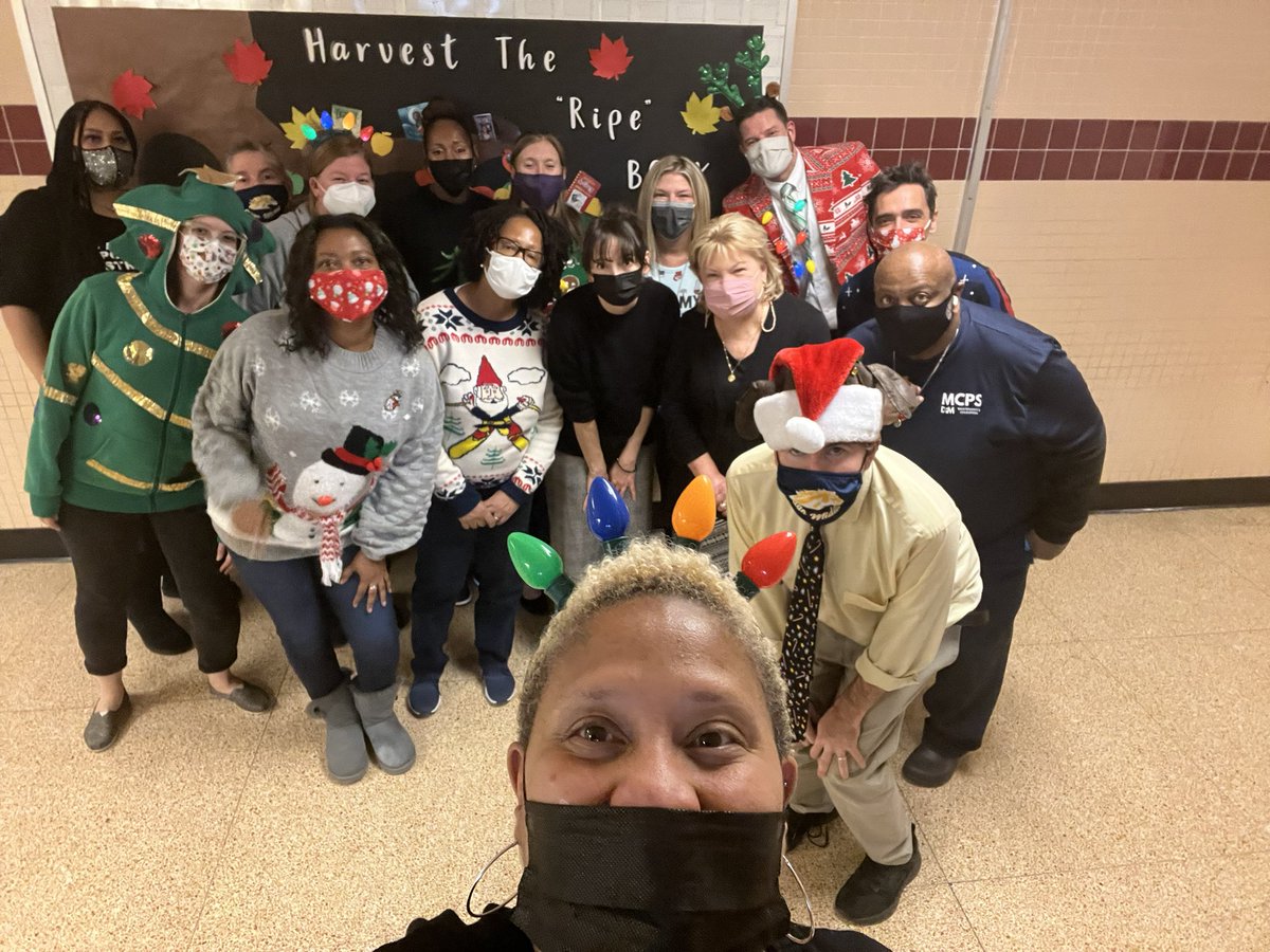 KimJRedder's tweet photo. Awesome holiday fun with games at our last Sligo ILT meeting of 2021. Fun was had by all. Kudos to Patrick Bilock for a great celebration and holiday cheer! @PBilock @APImamura https://t.co/37OI9DWRW8