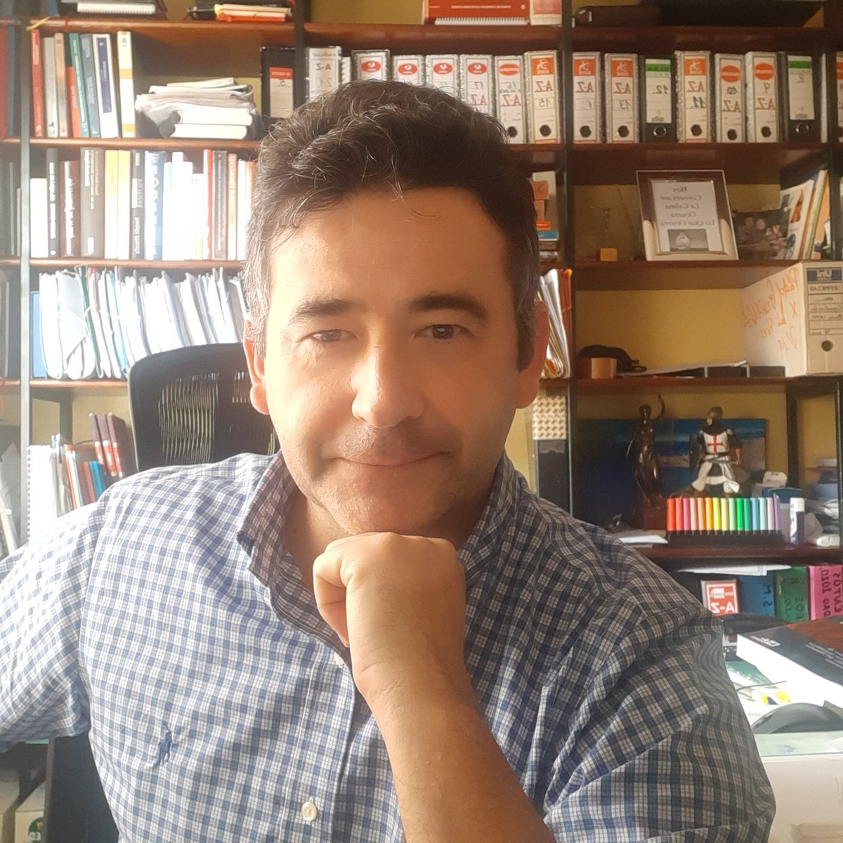 pasanchezmatas's tweet photo. No te enfades, abandones, ni pierdas la paciencia, si a menudo no consigues actuar con #PrincipiosRectos. Más bien, después de un fracaso, vuelve a intentarlo de nuevo y alégrate si la mayor parte de tus acciones son #Dignas de un #SerHumano.
#MarcoAurelio
#FelizMartes
#PASM2021 https://t.co/yfKVbHjdc3