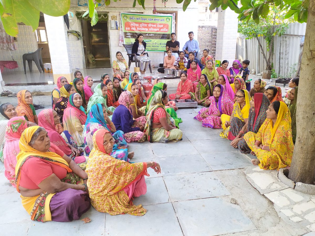 DyBotad's tweet photo. નાયબ બાગાયત નિયામક કચેરી, બોટાદ દ્વારા બરવાળા તાલુકાના ખમીદાણા ગામે મહિલા વૃતિકા(સ્ટાઈપેંડ) સહાય યોજના અંતર્ગત બે દિવસીય તાલીમનું આયોજન કરવામાં આવ્ય���...
#horticulture https://t.co/Qs4mPiUnos