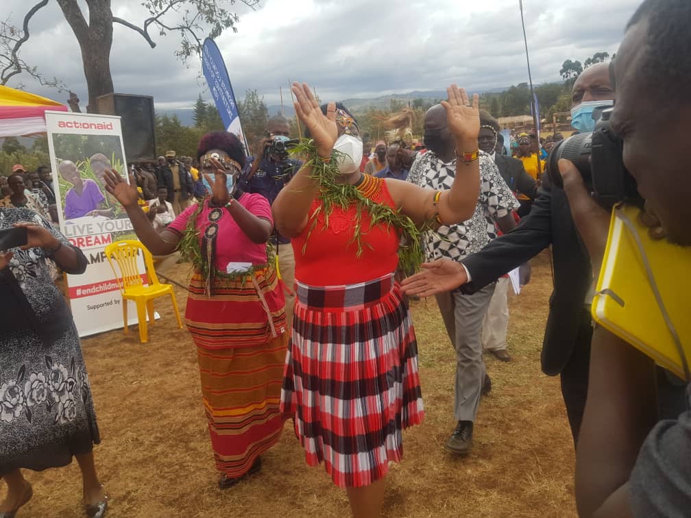 UNFPAUganda's tweet image. Happening: Sabiny culture day celebrations themed: "Everybody Must Participate to End #FGM Now" at Amanang Play Ground, #Bukwo district. Under @GPtoEndFGM,
@UNFPAUganda is working with @actionaiduganda to accelerate abandonment of #FGM &amp;amp; other harmful practices. #LiveYourDreamUG