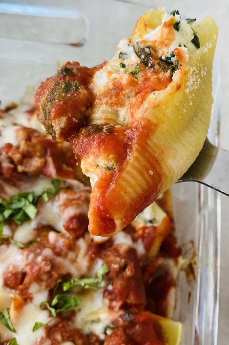 amycaseycooks's tweet photo. This classic Italian dinner recipe is comfort food at its finest!
Get my recipe for Triple Cheese Stuffed Pasta Shells with Italian Sausage
โธ https://t.co/tvWafYSBLx
#dinner #cooking #StuffedPastaShells https://t.co/j8aVQCk9ij