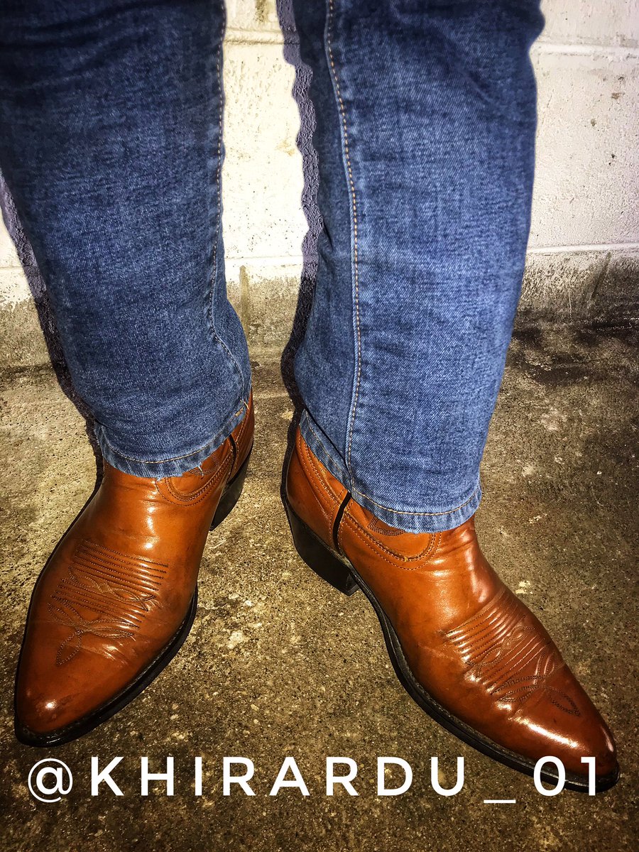 KhirardU_01's tweet photo. AquΓ con las botas bien puestas!! π₯
#gaybooted #botasvaqueraspicudas #botasvaquerasgay #gay #gayfetish https://t.co/qqDlqmpK87