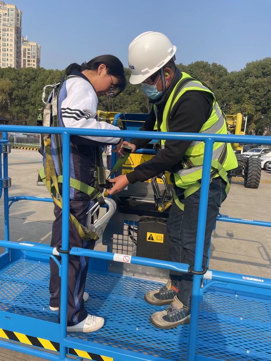 TerexCorp's tweet photo. Earlier this month our Terex Changzhou facility welcomed 55 students from Changzhou Benniu High School to learn more about our production process and machines, our #TerexWayvalues and career opportunities. 
Thanks for visiting! https://t.co/466UHIDFvl