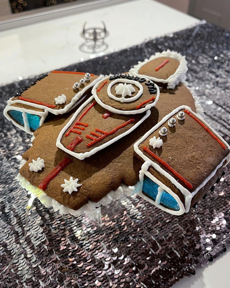 evieengland's tweet photo. Another angle of the 2021 gingerbread USS Defiant! #StarTrek #StarTrekDS9

@StarTrekOnPPlus @StarTrek https://t.co/Z2X4kgpKpb