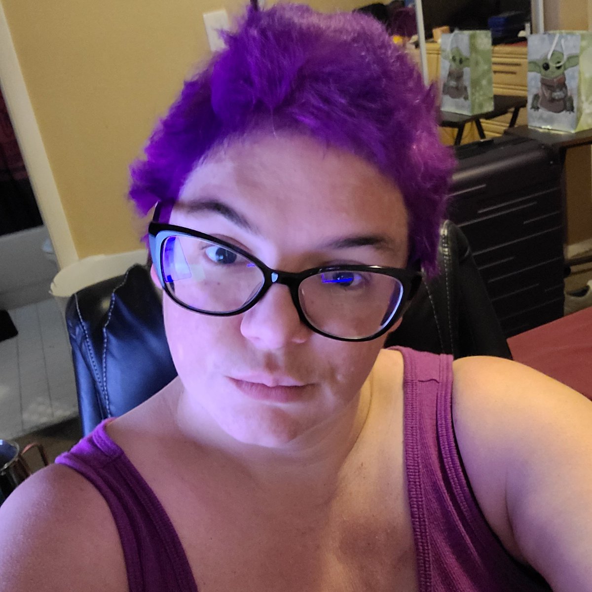I look like me again yay!!! Hair has finally grown back enough to dye #postcancer #cancersurvivor #purplehair