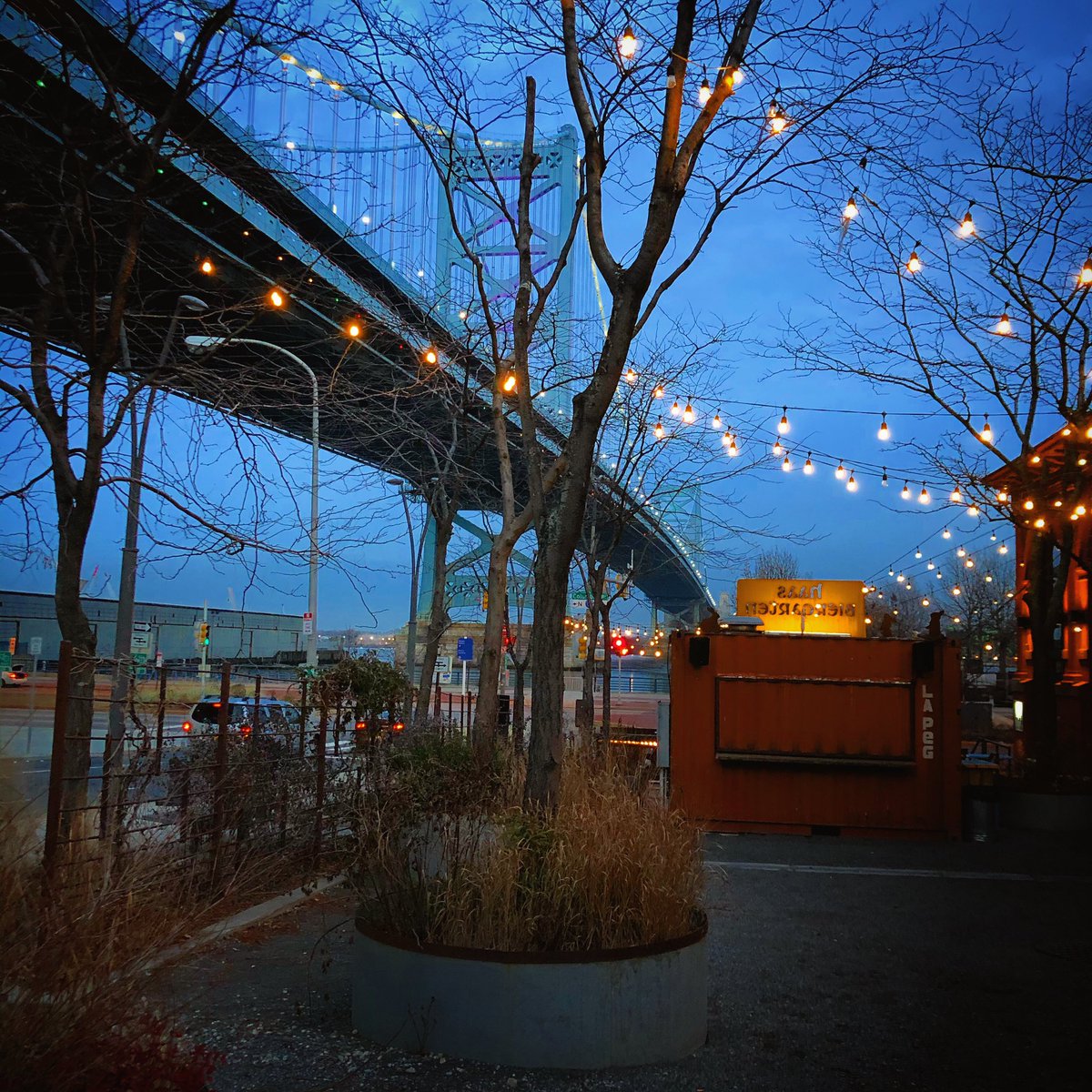 …aaaaaaaand that’s a wrap on 2021. We’ll see you in the spring (with a snazzy, spiffed-up space!)

Stay safe and healthy out there this winter, friends. Thank you for another amazing season of food and fun and friends under the Ben Franklin Bridge.

♥️,
Team La Peg