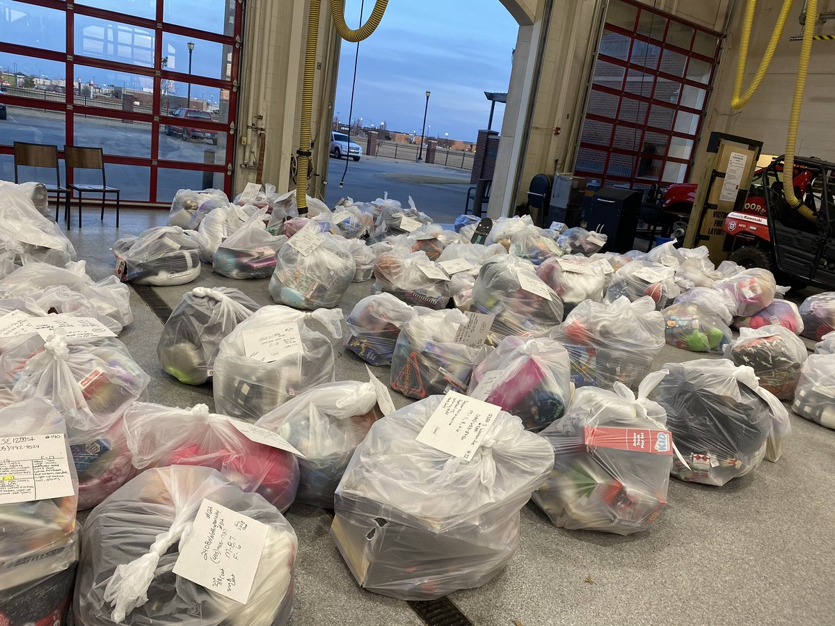 MoorePublicSch's tweet photo. The @cityofmoore Firefighters Santa Express project was a 2021 recipient of Moore Love funds. That funding helped make 150 gift bags possible in time for Christmas! MPS students in need will receive blankets, coats &amp; TOYS! Thanks, MFD’s Darren Sigmen for your work on this! 🚒❤️ https://t.co/nSMd6ZDWS4