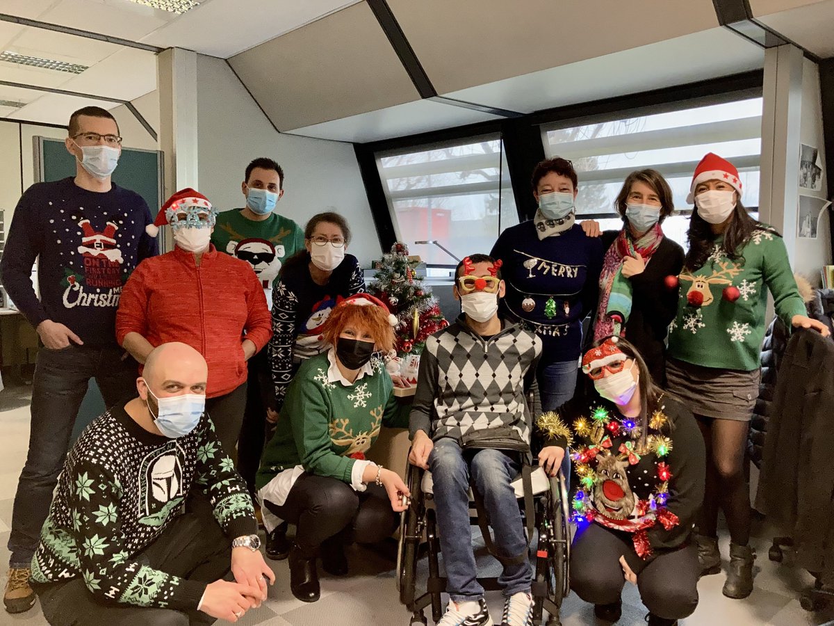 RHGroupeSAMSE's tweet image. Le service fournisseur du siège #GroupeSamse a joué le jeu des pulls de Noël cette année !🎄
Un moment de partage et de convivialité apprécié par toute l&apos;équipe 😉