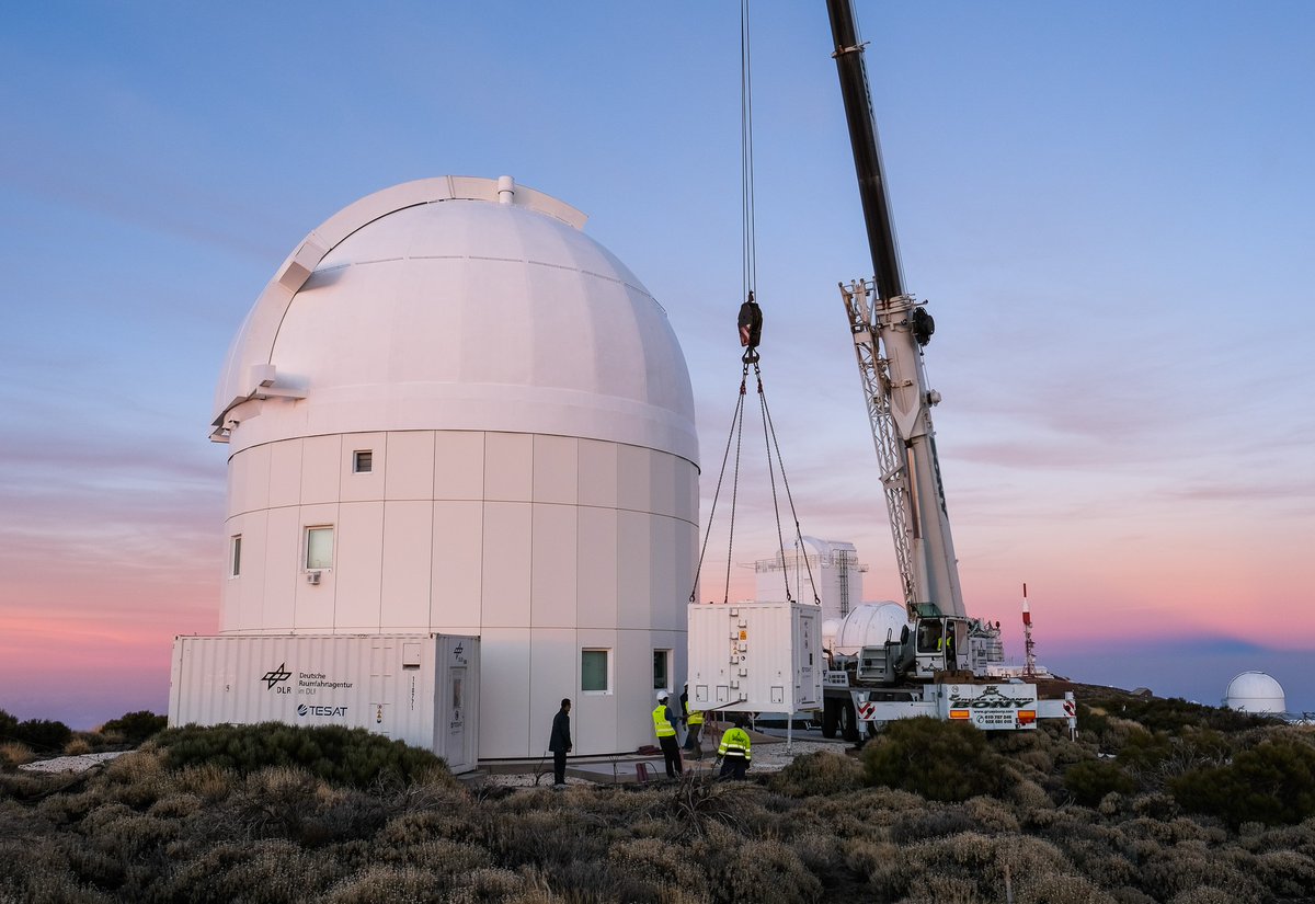 TesatSpacecom's tweet photo. The transportable #adaptive #optical #ground #station (T-AOGS) which @TesatSpacecom operates for the @DLR_de - Deutsches Zentrum für Luft-und Raumfahrt e.V. has been sucessfully commissioned in Tenerife! @BMWi_Bund , @AirbusSpace , @InmarsatGlobal #communication #lasercomm https://t.co/TI6cXs1AKs