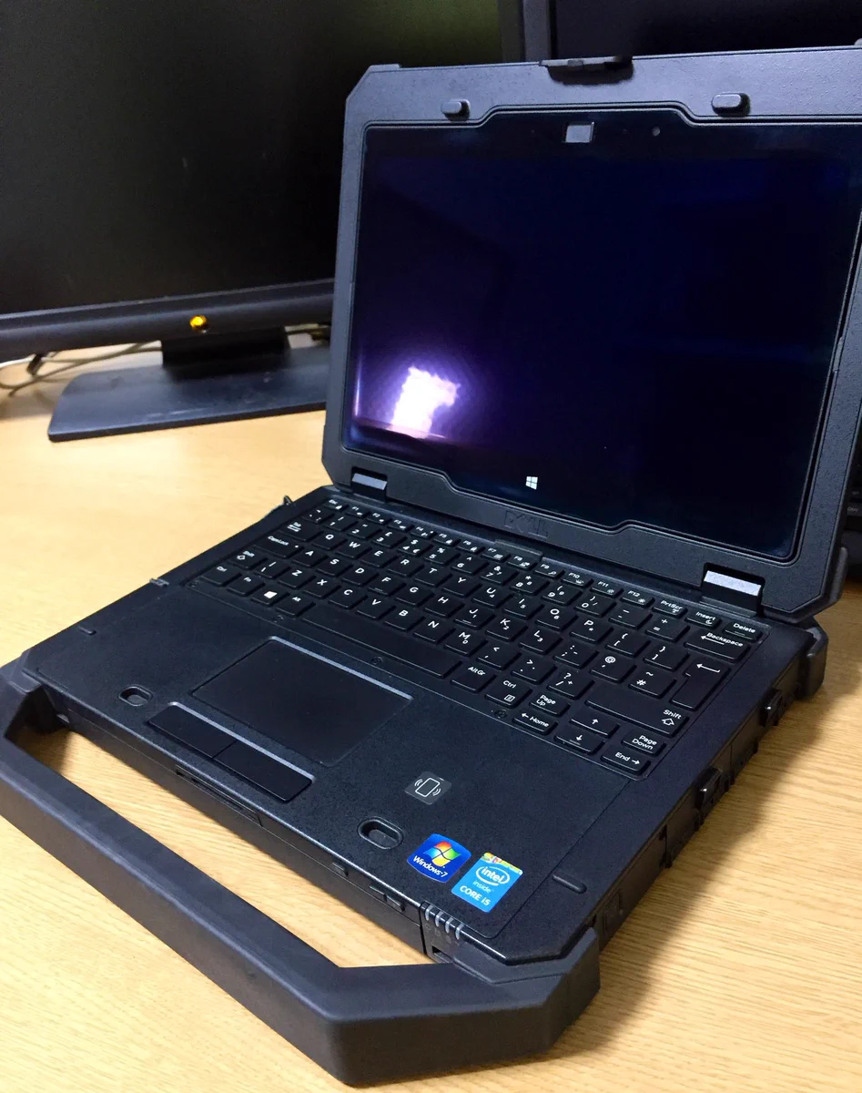 新入生に向けたオススメパソコンはまさかの「軍用PC」⁉