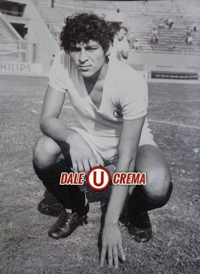 #UnDíaComoHoy en 1958. Nace Eduardo Aguilar, defensa del Club <a href="/Universitario/">Universitario</a> de Deportes (1978 - 1983). Fue campeón nacional con la U en 1982.

#LaHistoriaDeLaU