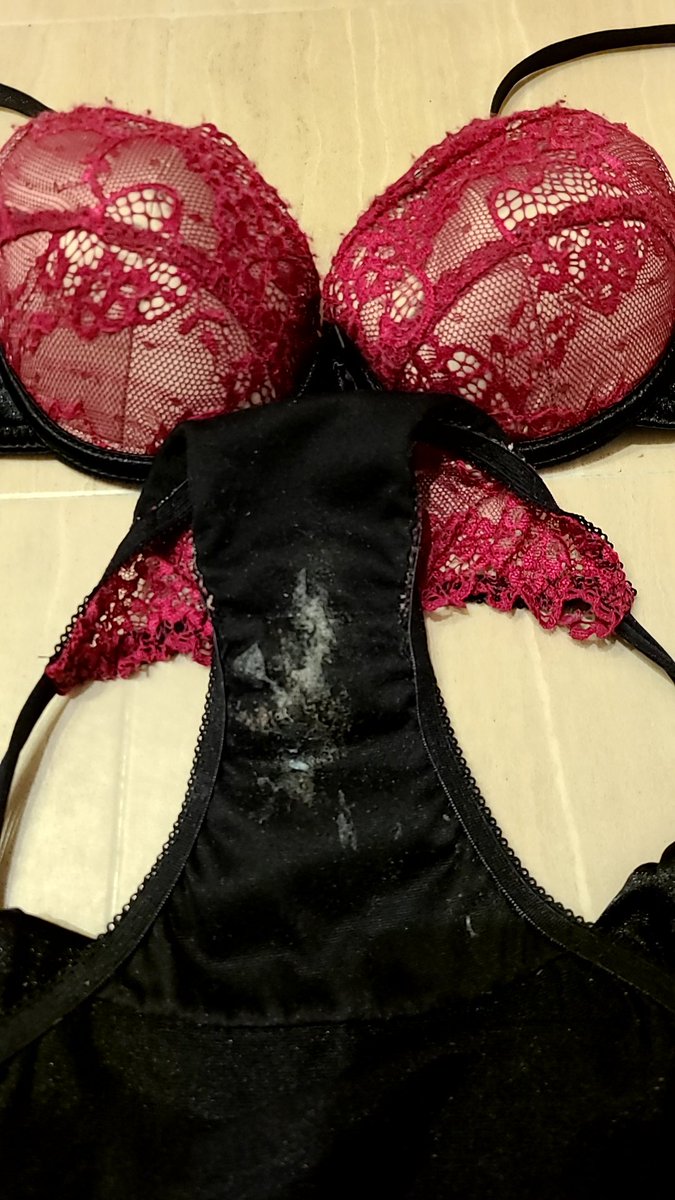 Hesabımız 25yaşındaki üniveristeli ablasına ensest olan arkadaşınıza satılmıştır  hayırlı olsun  tum  dm ler silinmiştir