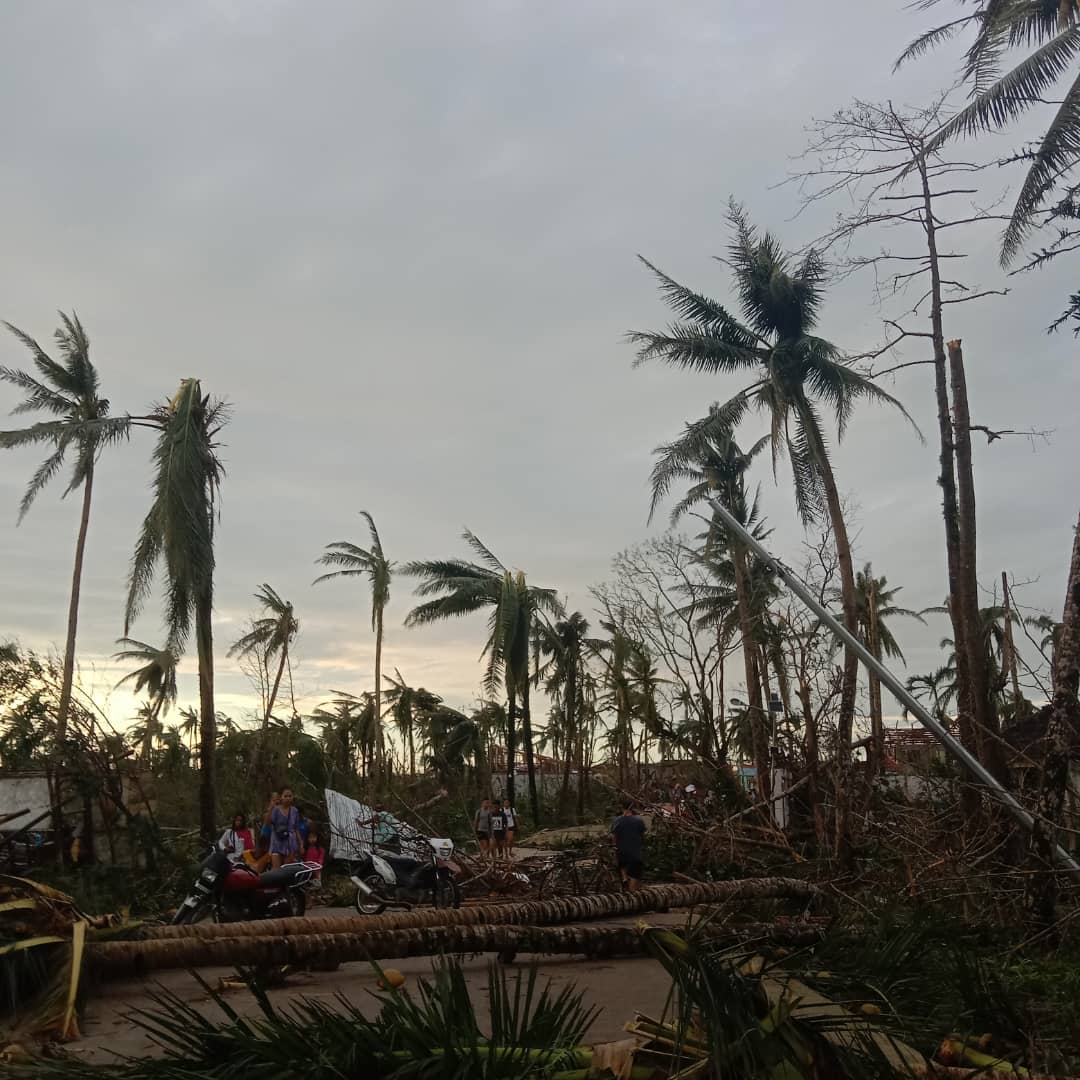 charlswithoutE's tweet image. #SiargaoNeedsHelp