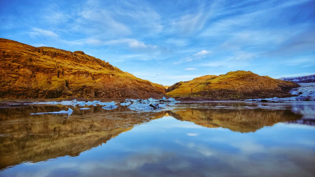 aothorphoto's tweet photo. What a beautiful location today https://t.co/6446IMoV7k