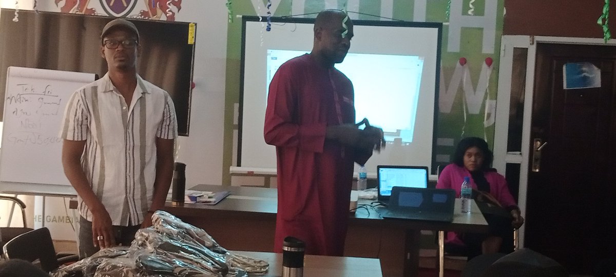 GambiaNedi's tweet photo. In the ongoing #entrepreneurship training for 20 #migrant #returnees in the Gambia, Mr. #Ebrima #Dem founder of Stroll- Made in Gambia Shoes & Accessories is currently engaging the participants on his experience as business man. https://t.co/hcUIZqBybn