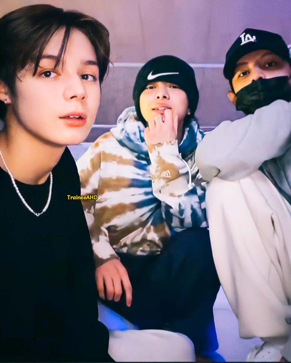 aeonsville's tweet photo. 211221 - Trainee A ★Guerrilla Live★ - first-ever live - a thread
📸 HD
#TraineeA_1stGuerrillaLive #TRaineeAHD #아이돌연습생 @trainee_a https://t.co/yawZjfnfqq