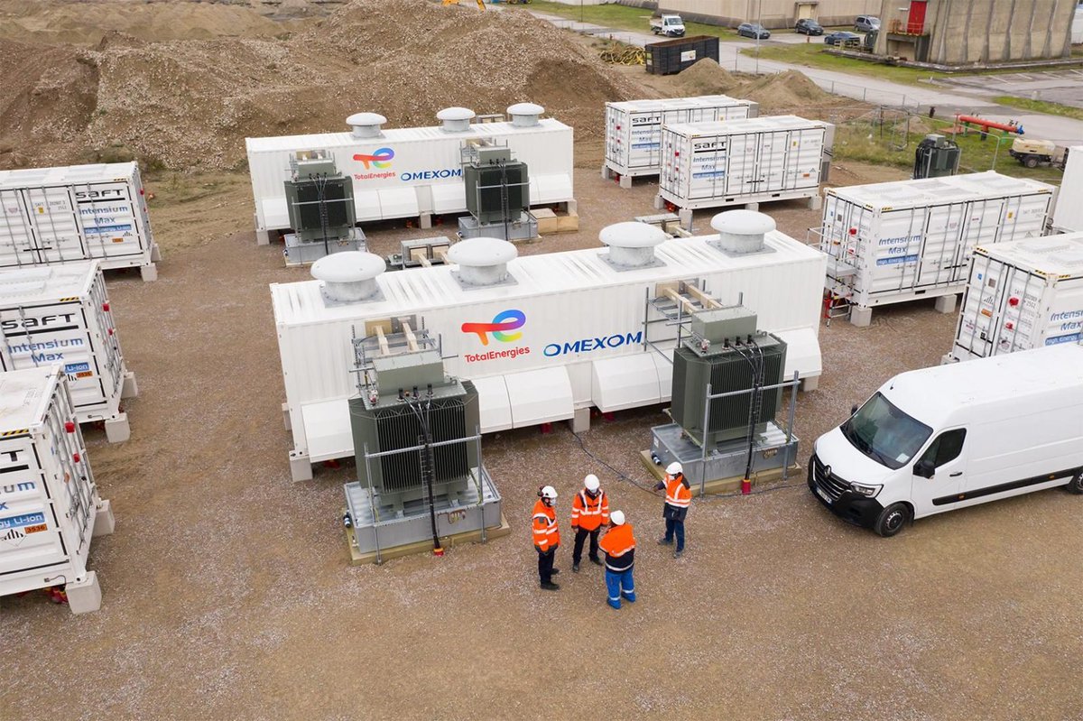 europawire's tweet image. The largest battery-based energy storage facility in France launches with power capacity of 61 MW and a total storage capacity of 61 MWh news.europawire.eu/the-largest-ba… #energystorage #gridstabilization #batteries #Dunkirk @TotalEnergies @TotalEnergiesPR