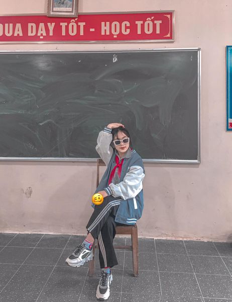 vunieng's tweet photo. Nếu không muốn lùn thì nhất định cta phải cao🌚 https://t.co/cBYIkecfMG