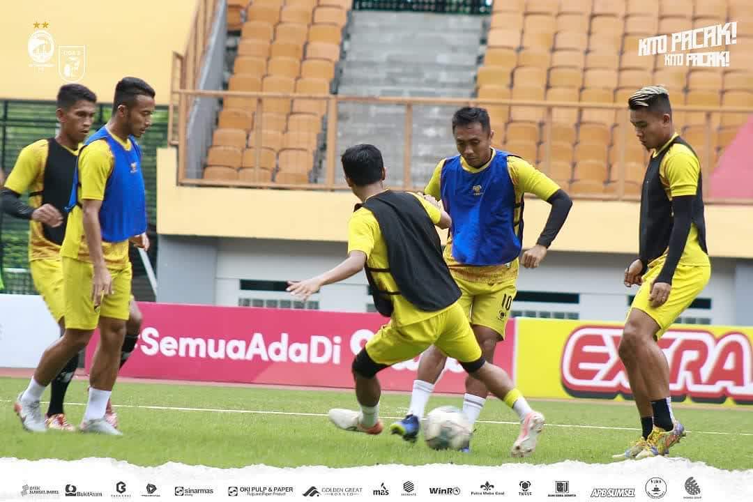 Kami sudah sangat siap untuk laga besok 😎👊

Terus Dukung &amp; Do'akan Kami 🙏

#KITOPACAK