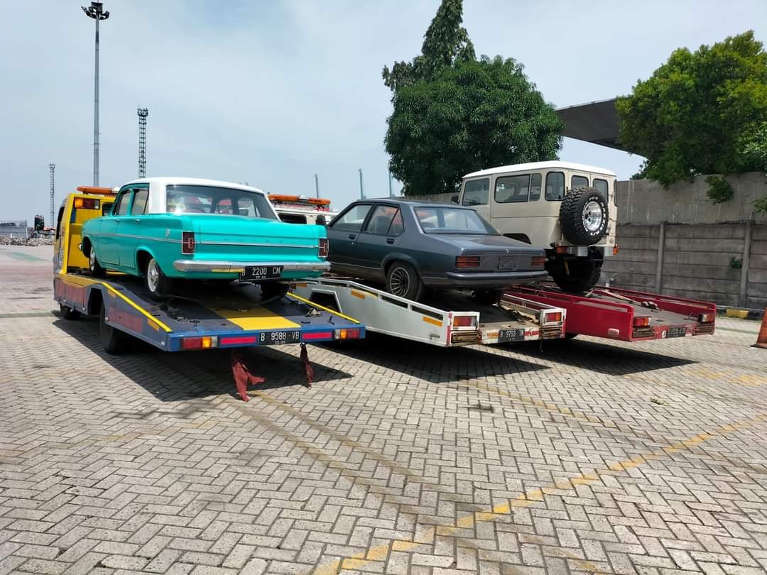 Suka Mobil Tua tweet media