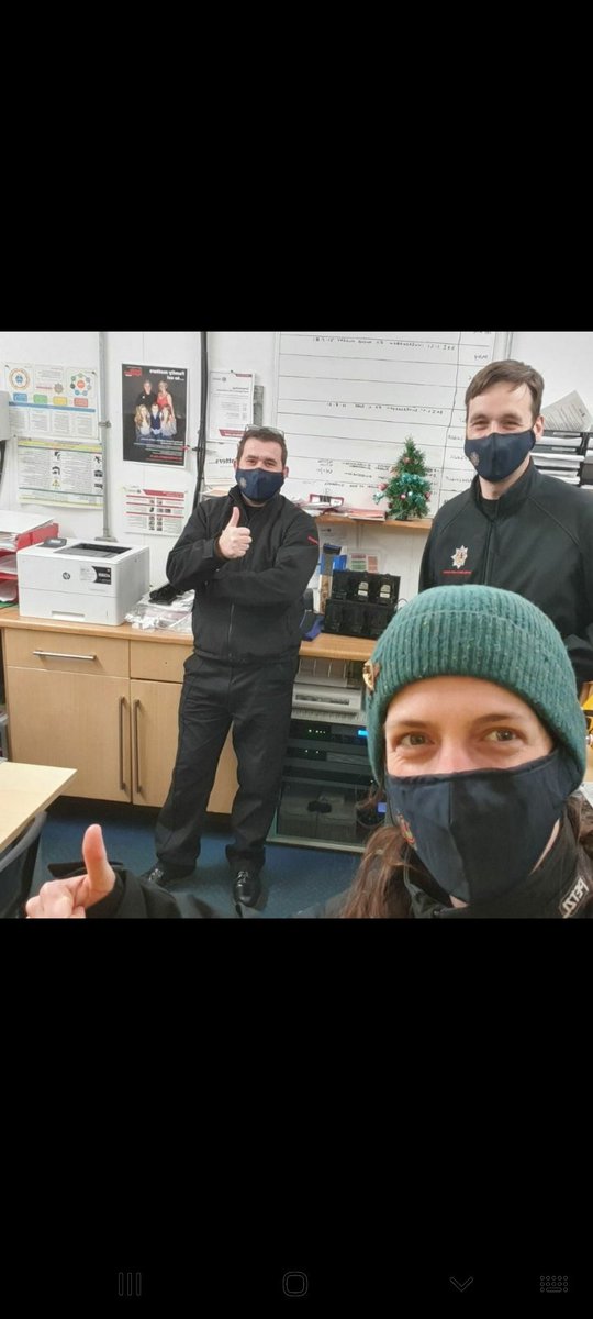 Seasons greetings from Staffin Station.  Wishing everyone a peaceful time.
( the tree is a bit bulky , but we'll manage 😁)
🚒🎅🚒
#sfrs #T33Z6