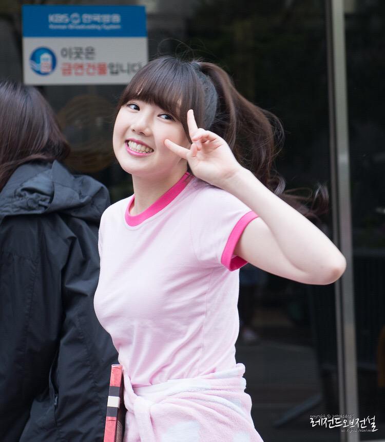 picyerin's tweet photo. 여자친구 #GFRIEND #예린 #YERIN @GFRDofficial https://t.co/gfnqKFI6hW