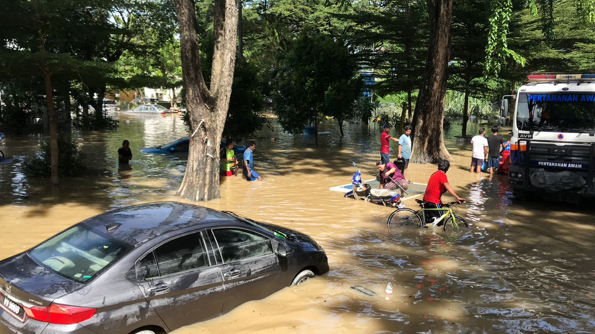 Малайзия новости. Наводнение в Малайзии. Потоп в Малайзии. Самое сильное наводнение в мире. Малайзия сейчас.