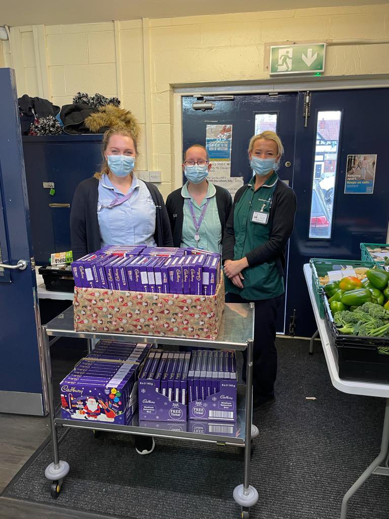 Selection box drop off for our local food bank from our district nursing team and kind donation from <a href="/Tesco/">Tesco</a> . Merry Christmas from INT 4  🎄 🎁 <a href="/WOldMoatINT/">Withington & Old Moat INT</a>