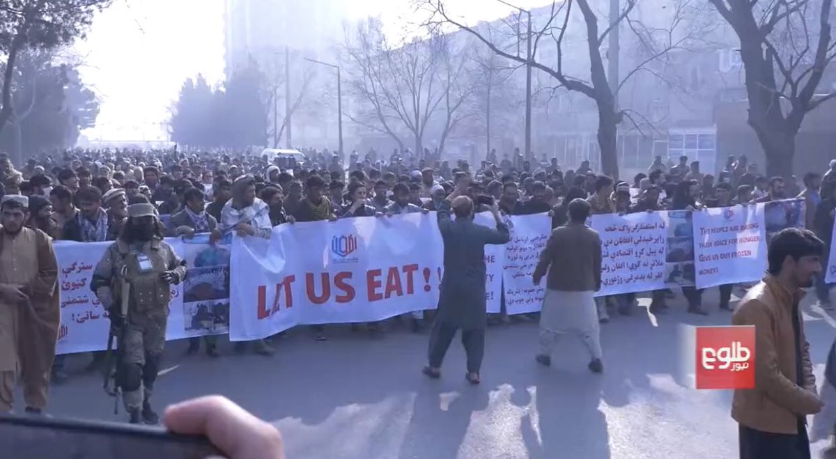 MirMAKOfficial's tweet photo. Biggest Protest In Afghanistan Against America. 

People are demanding America to unfreeze their $15 billion in liquid assets. 

Why the heck is @CNN is not reporting this ? What happened to @BBCWorld ? 

Hypocritical media. https://t.co/SsN9BMWQ88