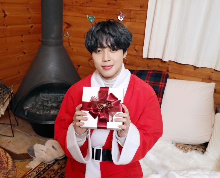 ofstarboyhanbyl's tweet photo. (🧛🏻) ; มาเล่นตอนคนน้อยๆ ดีกว่าครับ 

— #จะส่งของขวัญให้กับคนที่มารี

(ขออนุญาตให้แค่ 10 คนแรกนะครับ เยอะเกินกลัวจะห่อแจกไม่ไหว) https://t.co/9rE9xWQMfI