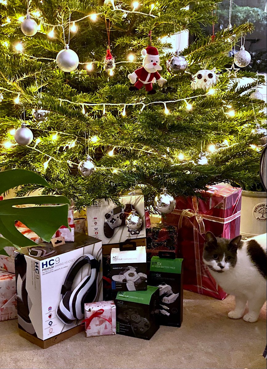GioteckArmy's tweet photo. Only a few days to go! 🎁
#gioteck #christmas https://t.co/2He1Hev6s9