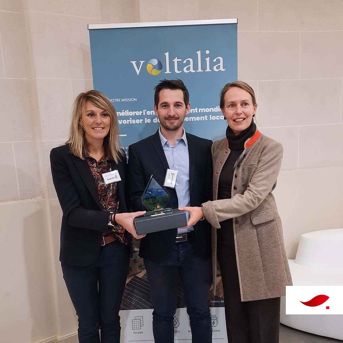 Serge Ferrari signed the Green CPPA (Corporate Power Purchase Agreement) with <a href="/Voltalia/">Voltalia</a>, <a href="/LCL/">LCL</a> and nine other companies. It echoes the group's mission 'Act now to build a better tomorrow' and responds to its #CSR policy. More info: bit.ly/3qdvl4j