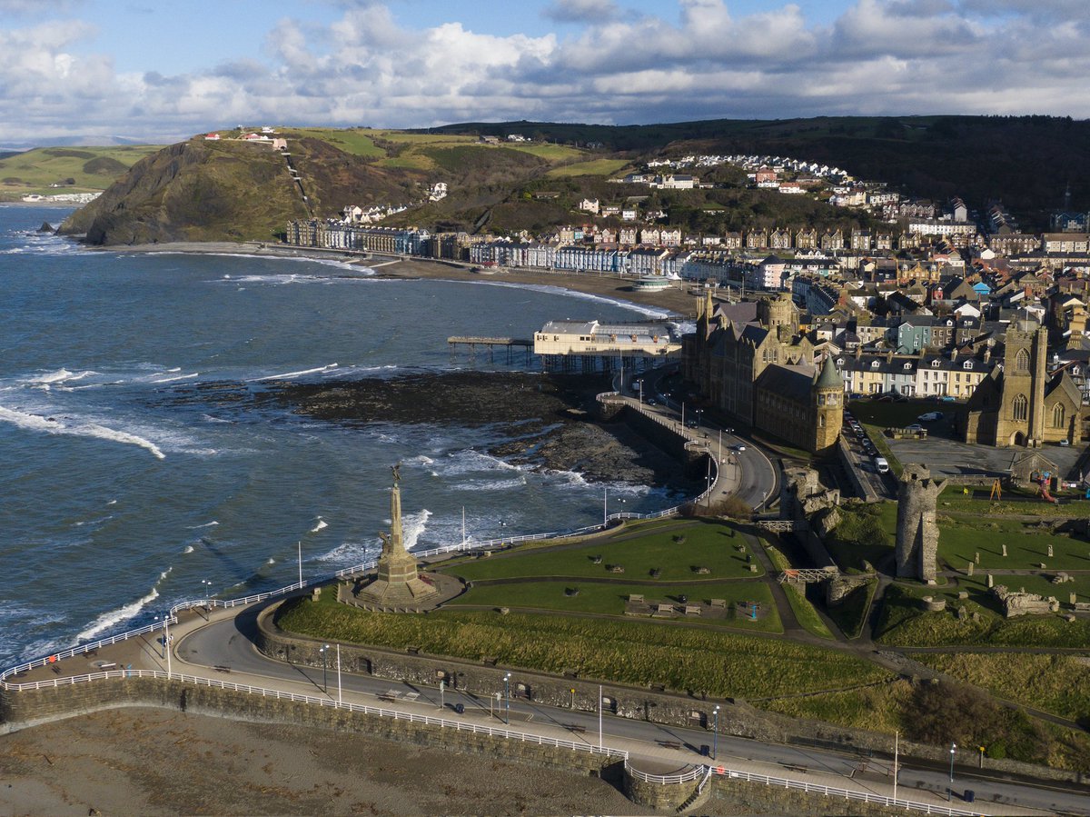 Clear afternoon at Aberystwyth 🏴󠁧󠁢󠁷󠁬󠁳󠁿

#Aberystwyth #Ceredigion #wales #cymru #visitwales #thisiswales #yourwales #discoverwales #ukshots #Town #coastal #dronepilot #mavic2 #drone #photography #aerialphotography