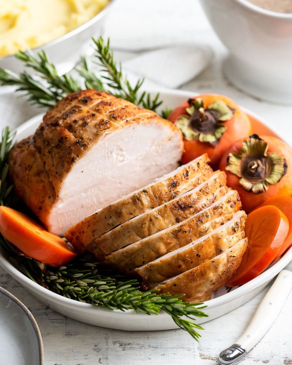 Cooking for a smaller turkey-lovin' crowd this year? We love how @kitchconfidante prepared our Diestel Boneless Turkey Breast! Find smaller options like this at your local grocer.