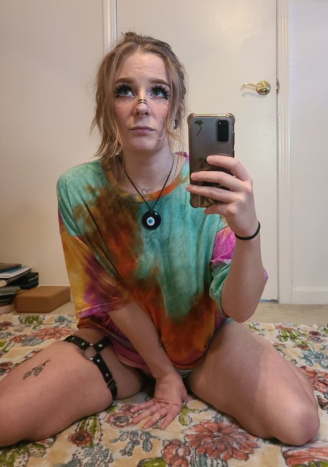 I wanna see 8k followers by Xmas so I can give out tons of free trials! Only 300 to go! 🔥  Only $100