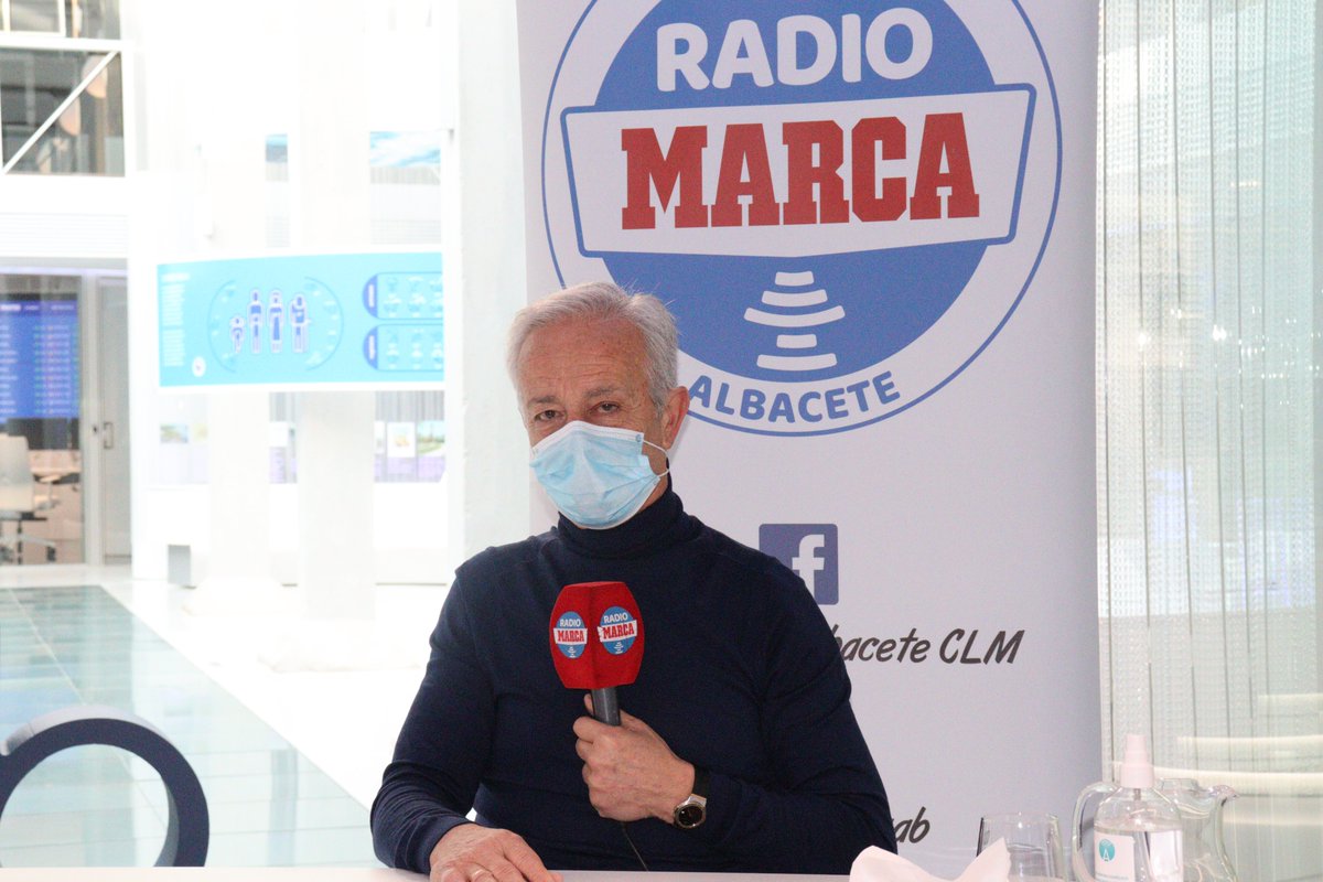 AguasdeAlbacete's tweet photo. #MarcaCastelo nos traía ni más ni menos que a @ppcarcelen, ex portero y ex entrenador del @AlbaceteBPSAD, además de ex seleccionador de #España junto a #Camacho, quien narraba su visita al #CIAb al que calificaba como un lugar #impresionante, #emblemático y #único. https://t.co/bYfCBpeDGA