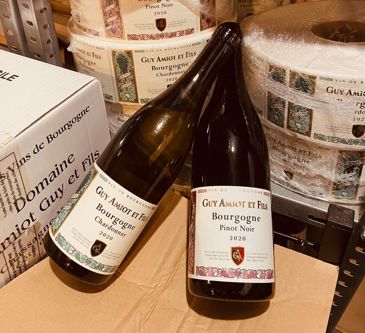 AmiotGuy's tweet photo. #2020vintage labels: just delivered on time!  1st shipment to pack today with "Cuvée Simone" 2020. 🇦🇺 @Euan_McKay and many more countries in 2022, all loyal to cuvées Simone and Flavie as well. 
#winelover #winecellar #winemaker #winelife #Burgundywine #pinotnoir #guyamiotetfils https://t.co/bWofFKmO1L