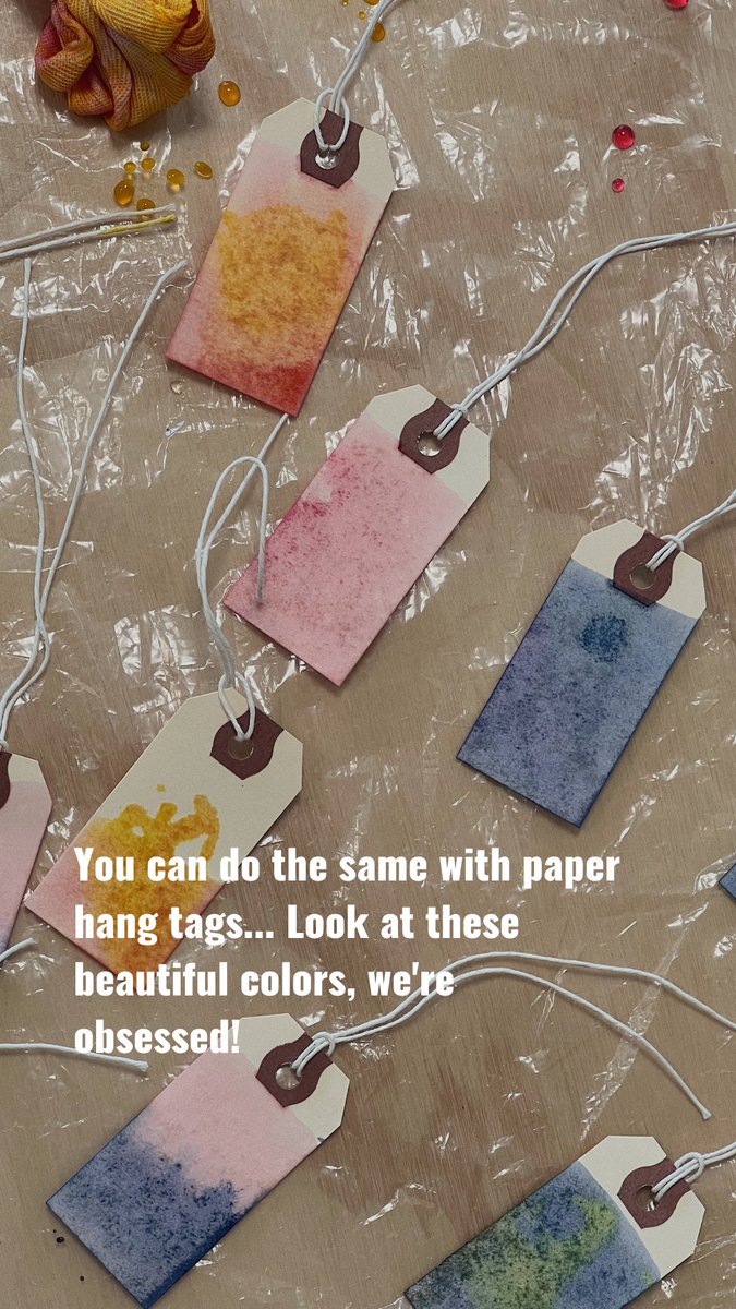 Add a personal touch to your Christmas gifts with this easy tie dye wrapping DIY! 

l8r.it/f5C4