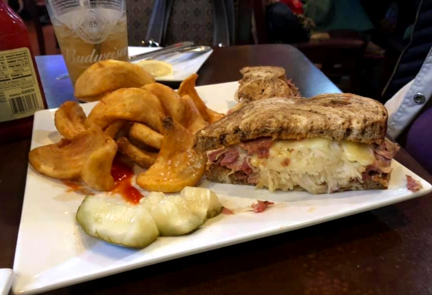 Clancys_House's tweet photo. Lunchtime is always best spent with Clancy's.😁
.
Dine-In and To-Go Available!
.
Order Online: https://t.co/rmXudQNZRb
.
Call: 832-847-4390
.
.
#ClancysPublicHouse #RichmondTX #RichmondEats #TXEats #TXfoodies #foodiephotos #feedfeed #eeeeeats #foodspo #foodspiration #foodstagram https://t.co/N4SXdmnmbr
