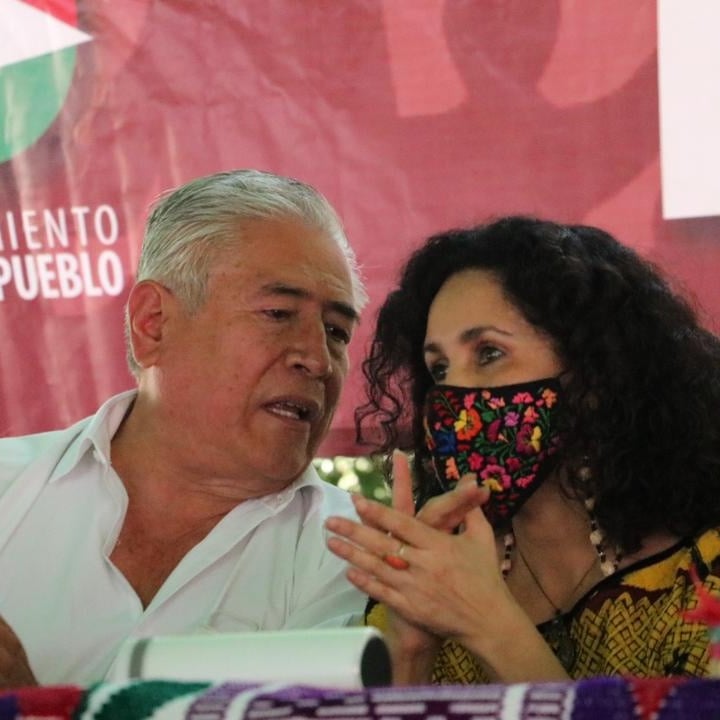 GyvesLeopoldo's tweet photo. En el Foro por la #Transformación de #Oax propuse dar nuestro respaldo a la compañera Senadora @SusanaHarp   para la candidatura de #MORENA AL Gob. del Edo. Tendremos gobernadora por primera vez en la historia. @lopezobrador_ @ConyRuedaG @oscar_canton @mario_delgado @SesulBolanos https://t.co/BZxDHLiv8J