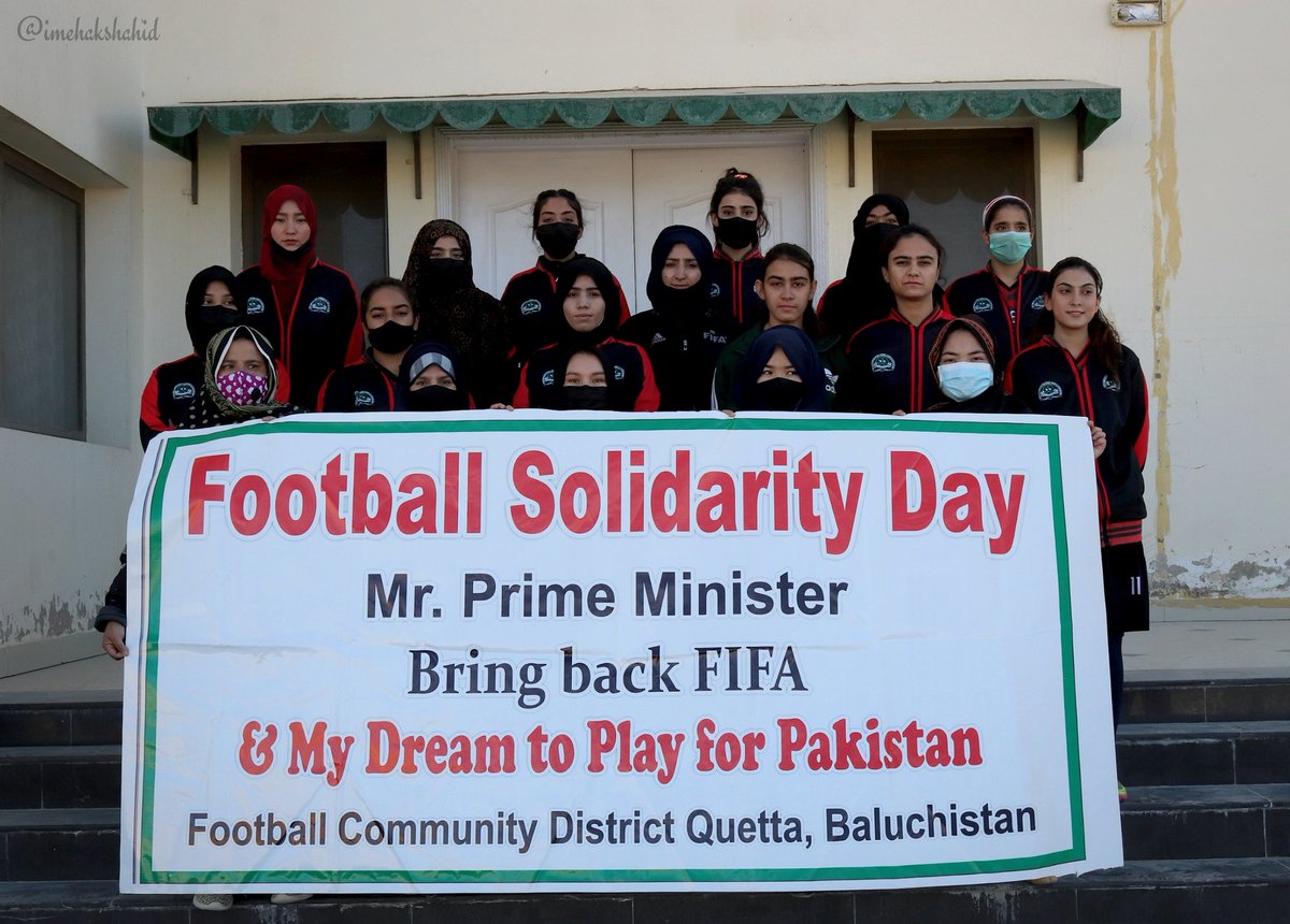 iMehakShahid's tweet photo. FOOTBALL SOLIDARITY DAY🙌
MR. PRIME MINISTER
Bring Back FIFA and My Dream to Play for Pakistan 🇵🇰. 

Football Community District Quetta, Balochistan. 🤘🏻

#Mehakshahid 📷
#Balochistan #FemalePlayers
#Football #Quetta @FootballPak @PakistanFF https://t.co/BzrKIzvlLx