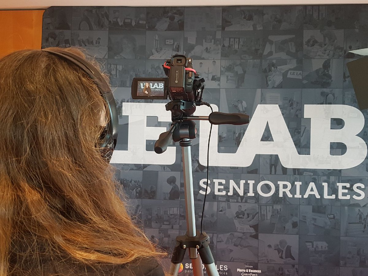 Retour sur le festival <a href="/SilverEco_Fr/">Silver Eco</a> ! 
Sur le stand <a href="/LabSenioriales/">LAB Senioriales</a> 🙏
nous avons répondu au défi #innovation: 
1 projet = 1 minute !