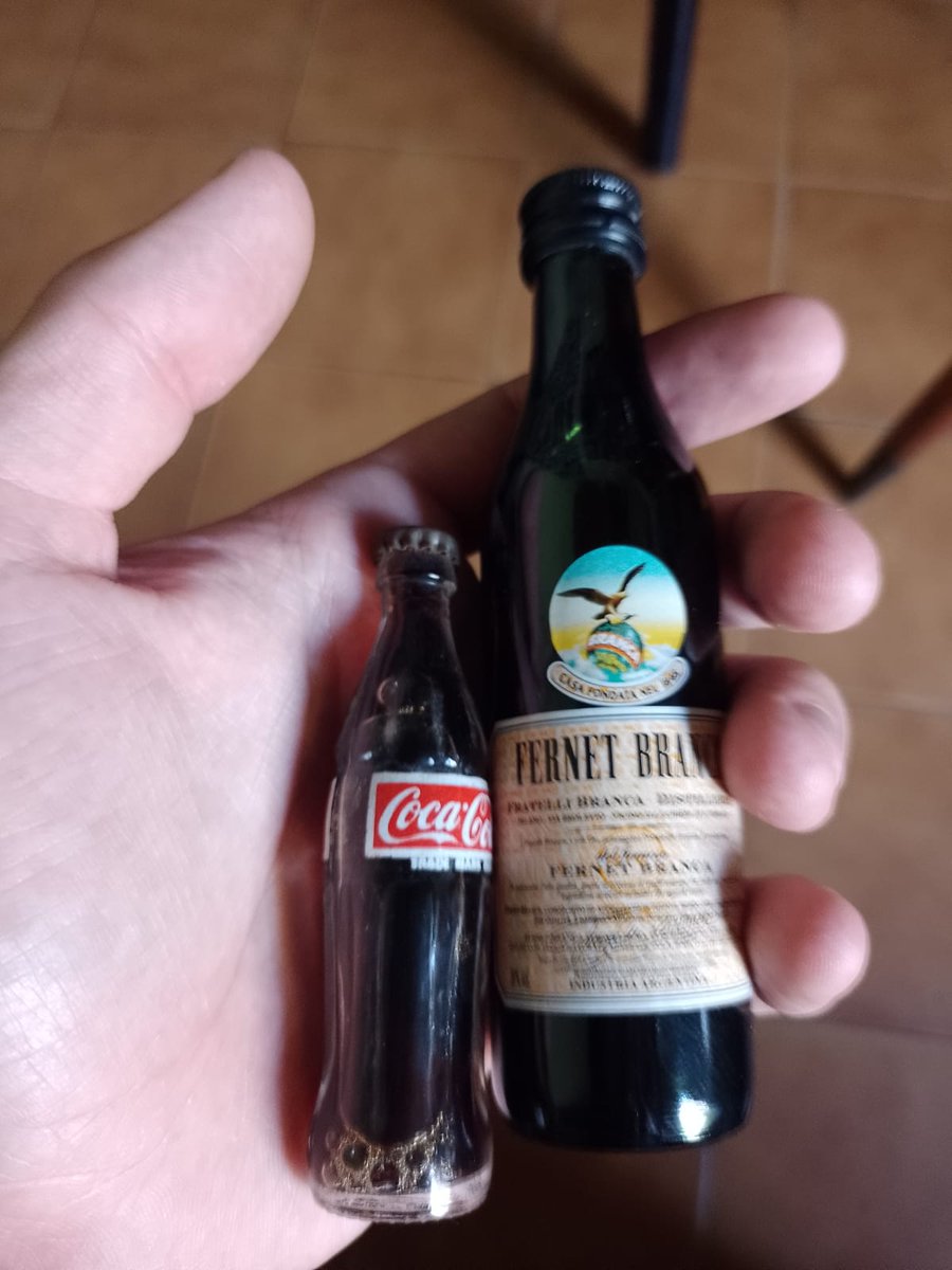 PablaLunar's tweet photo. que sale gente llevo escabio https://t.co/zRpkzhdy65