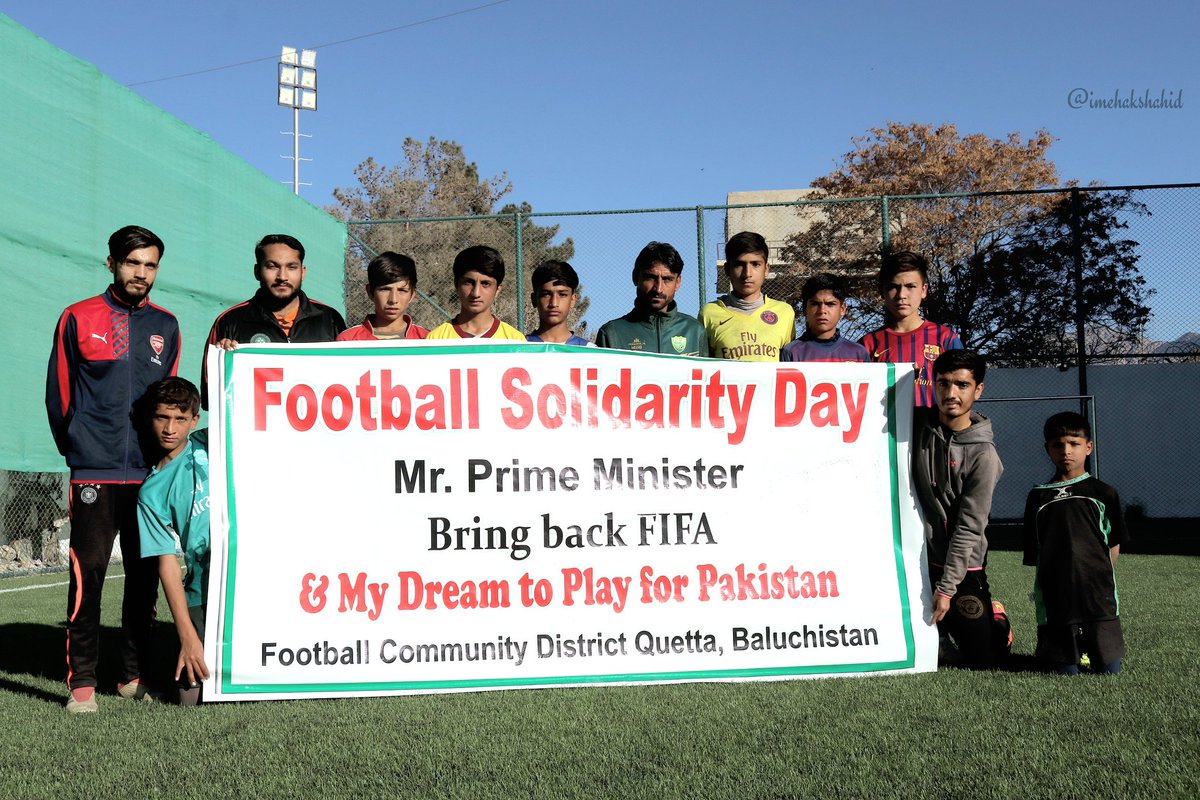 iMehakShahid's tweet photo. FOOTBALL SOLIDARITY DAY🙌
MR. PRIME MINISTER
Bring Back FIFA and My Dream to Play for Pakistan 🇵🇰. 

Football Community District Quetta, Balochistan. 🤘🏻

#Mehakshahid 📷
#Balochistan #FemalePlayers
#Football #Quetta @FootballPak @PakistanFF https://t.co/BzrKIzvlLx